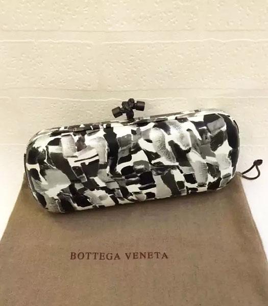 Bottega Veneta 25cm Knot White&Black Leather Clutch Bag