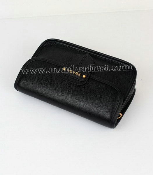 Prada Small Shoulder Bag in Black Leather-3