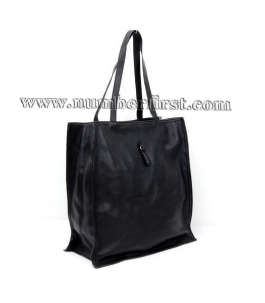 Yves Saint Laurent Shoulder Bag in Black Leather-1