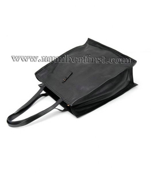 Yves Saint Laurent Shoulder Bag in Black Leather-3